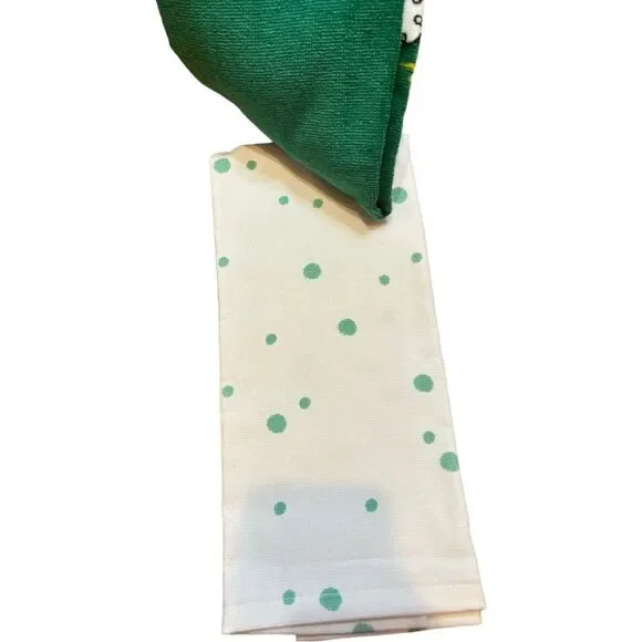 St Nicholas Square "Oh So MERRY" Kitchen Towel Set 15x26 Inches - Picture 3 of 5